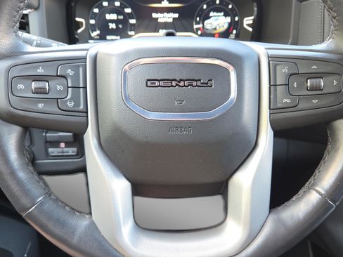Used 2024 GMC Yukon XL Denali w/ Advanced Technology Package image 31