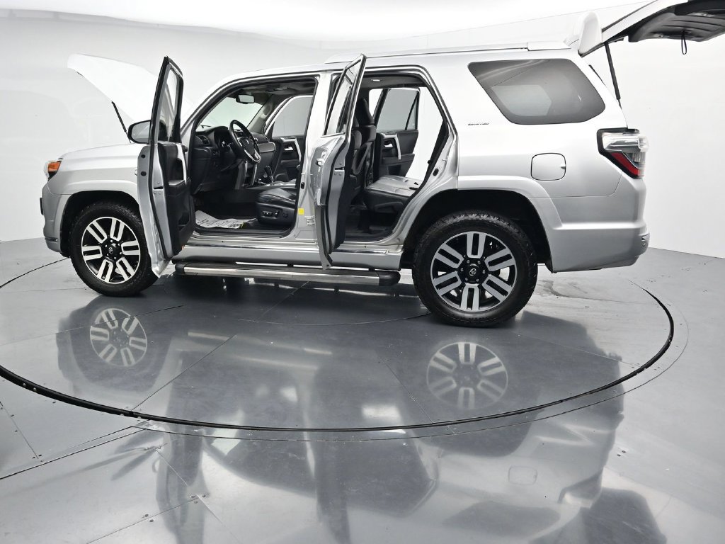 Used 2016 Toyota 4Runner Limited AWD/4WD image 43