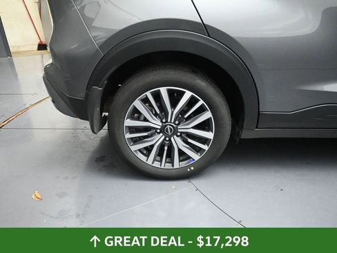 Used 2024 Nissan Kicks SV image 19