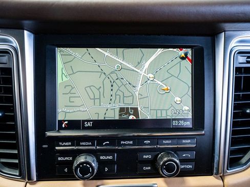 Used 2016 Porsche Macan S image 47