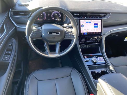 New 2025 Jeep Grand Cherokee Limited w/ Trailer Tow Package image 11