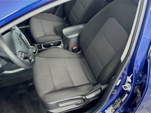 Used 2018 Kia Forte LX image 17