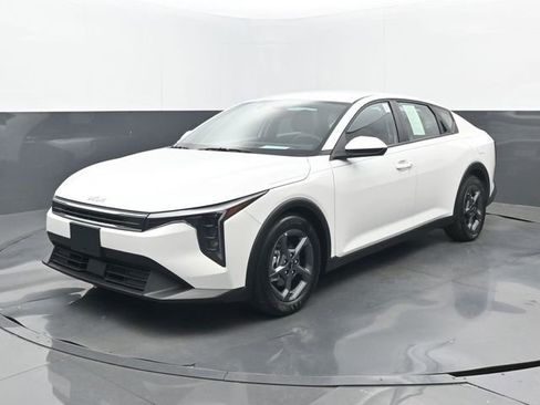 Used 2025 Kia K4 FWD image 23