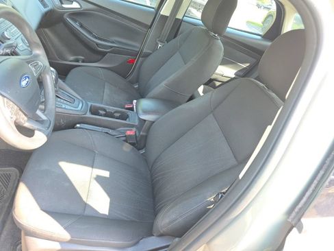 Used 2015 Ford Focus SE FWD image 11
