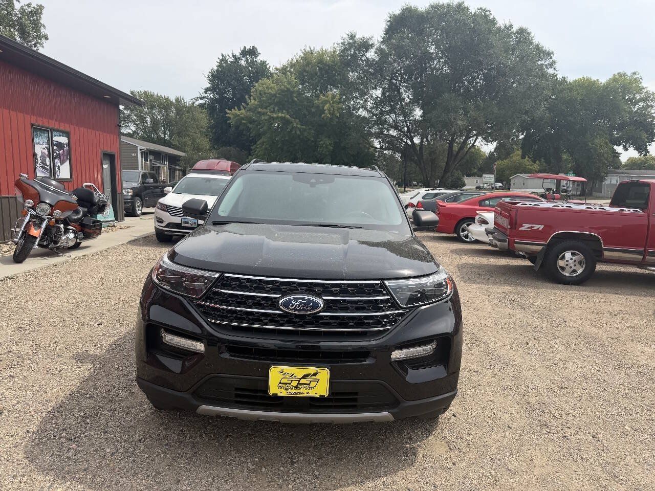 Used 2021 Ford Explorer XLT w/ Equipment Group 202A AWD/4WD image 7