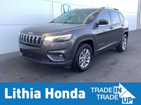 Used 2021 Jeep Cherokee Latitude Plus AWD/4WD image 1