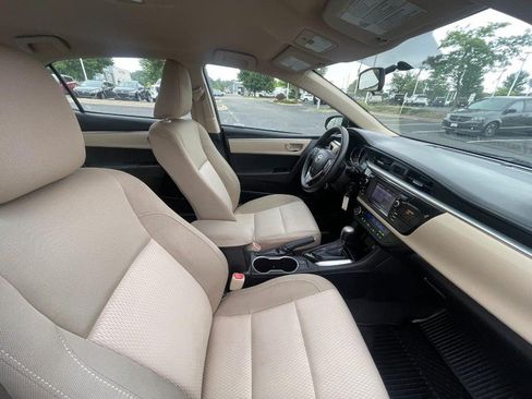 Used 2015 Toyota Corolla LE FWD image 6
