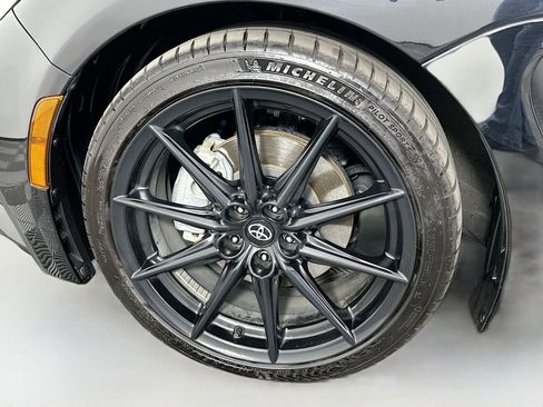 Used 2024 Toyota GR86 Premium RWD image 29
