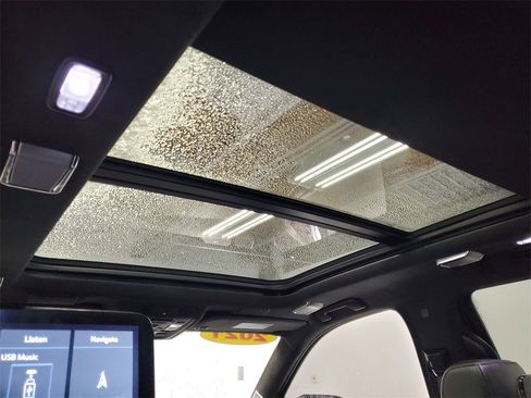 Used 2021 Cadillac Escalade Premium Luxury Platinum image 6