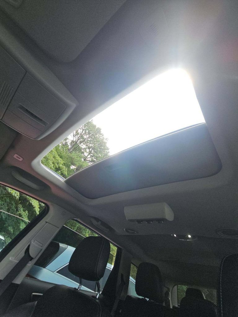Used 2020 Dodge Journey Crossroad FWD image 5
