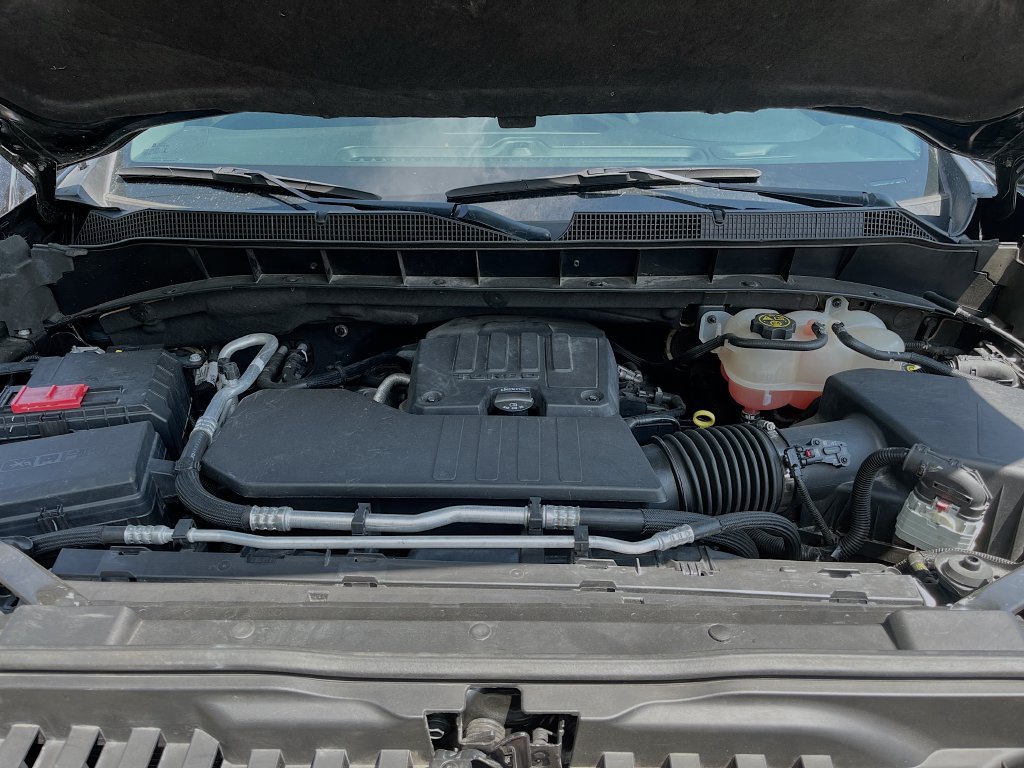 Used 2023 Chevrolet Silverado 1500 Custom AWD/4WD image 28