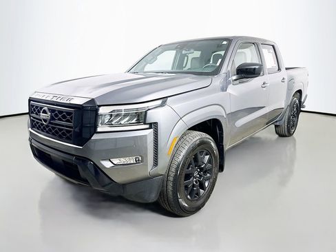 Used 2023 Nissan Frontier SV w/ Midnight Edition Package RWD image 3