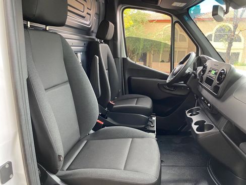 Used 2025 Mercedes-Benz Sprinter 2500 image 44