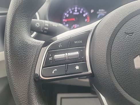 Used 2022 Kia Forte LXS image 9