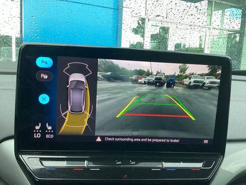 Used 2023 Volkswagen ID.4 Pro S image 16