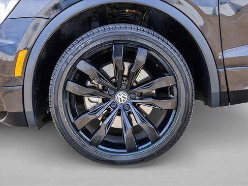 Used 2020 Volkswagen Tiguan SE R-Line AWD/4WD image 8