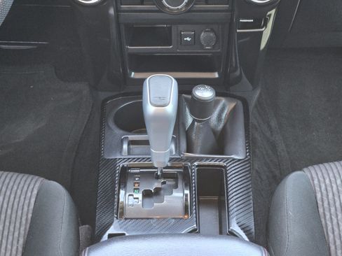 Used 2022 Toyota 4Runner TRD Off-Road AWD/4WD image 15