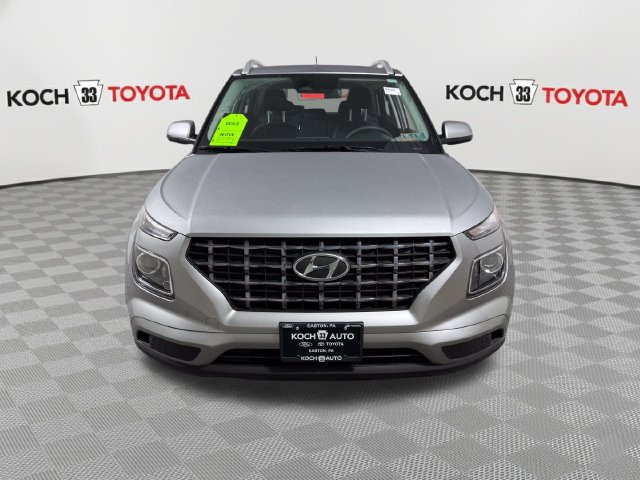 Used 2024 Hyundai Venue SEL FWD image 2