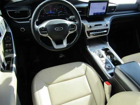 Used 2023 Ford Explorer XLT w/ Equipment Group 202A image 2