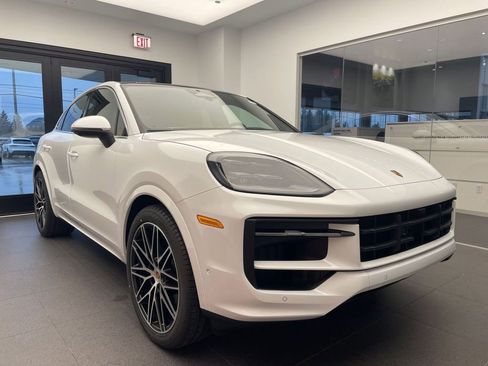 New 2026 Porsche Cayenne Coupe AWD/4WD image 28