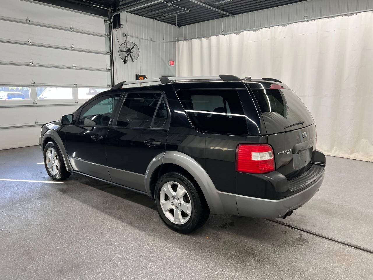 Used 2007 Ford Freestyle SEL AWD/4WD image 6