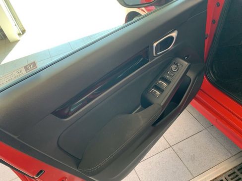 Used 2023 Honda Civic EX image 4