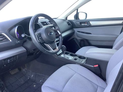Used 2018 Subaru Outback 2.5i Premium AWD/4WD image 3