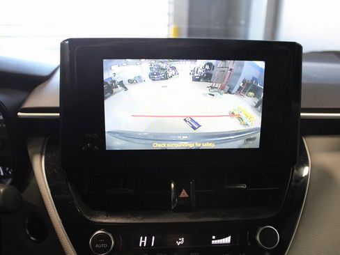 Used 2025 Toyota Corolla LE w/ LE Premium Package image 30