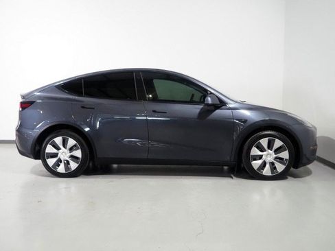 Used 2021 Tesla Model Y Long Range AWD/4WD image 6