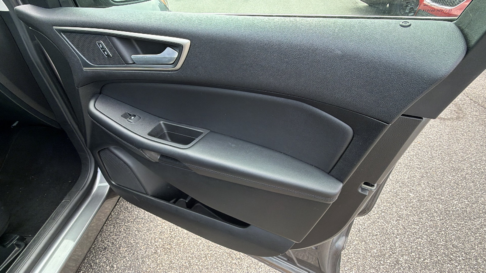 Used 2024 Ford Edge SEL AWD/4WD image 18