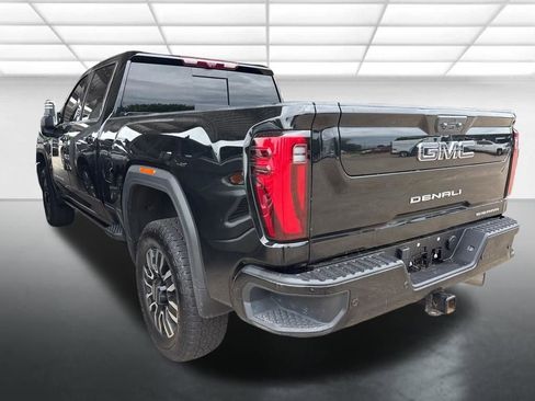 Used 2024 GMC Sierra 2500 Denali Ultimate AWD/4WD image 4