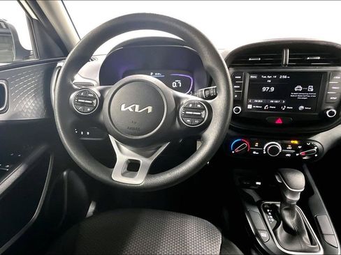 Used 2025 Kia Soul LX FWD image 6