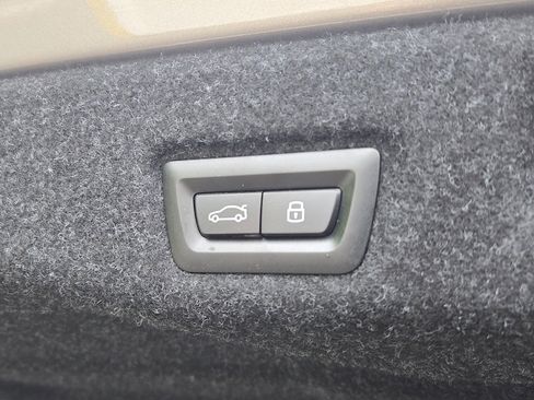 Used 2025 BMW 530i xDrive w/ Premium Package AWD/4WD image 29