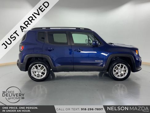 Used 2019 Jeep Renegade Latitude AWD/4WD image 5