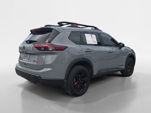 Used 2025 Nissan Rogue SV AWD/4WD image 6