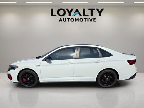 Used 2023 Volkswagen Jetta GLI Autobahn FWD image 3