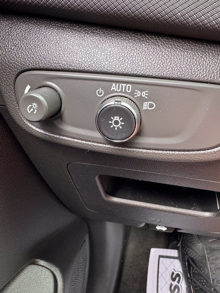 Used 2025 Chevrolet TrailBlazer LT FWD image 22