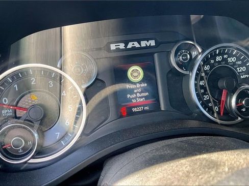 Used 2019 RAM 1500 Big Horn AWD/4WD image 5