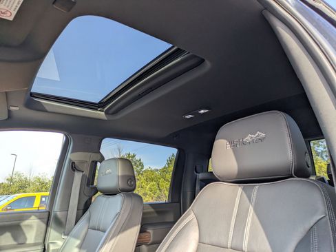 Used 2020 Chevrolet Silverado 2500 High Country w/ Z71 Off-Road Package image 27