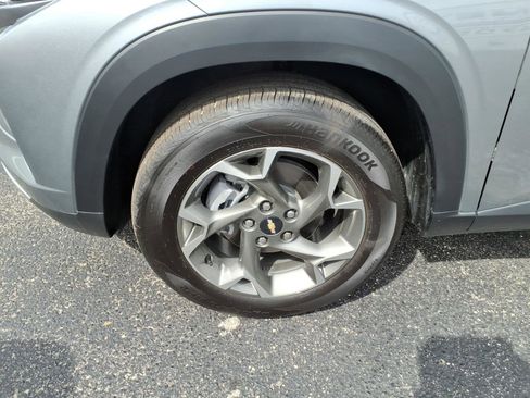 Certified 2026 Chevrolet Trax LT w/ Driver Confidence Package image 9