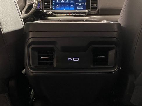 Used 2025 Chevrolet Silverado 1500 LT Trail Boss w/ Convenience Package II AWD/4WD image 31