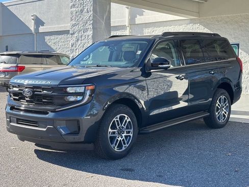 New 2025 Ford Expedition Active image 23
