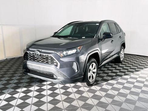 Used 2021 Toyota RAV4 LE FWD image 7