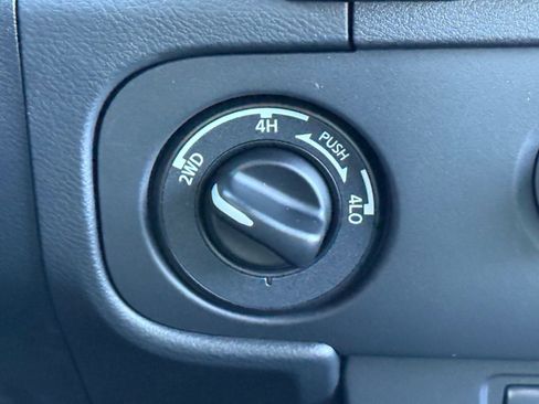 New 2026 Nissan Frontier SV AWD/4WD image 19