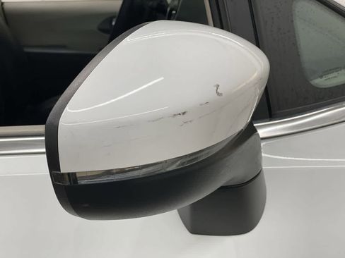 Used 2023 Chrysler Pacifica Touring-L FWD image 29