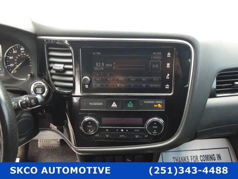 Used 2018 Mitsubishi Outlander LE image 16