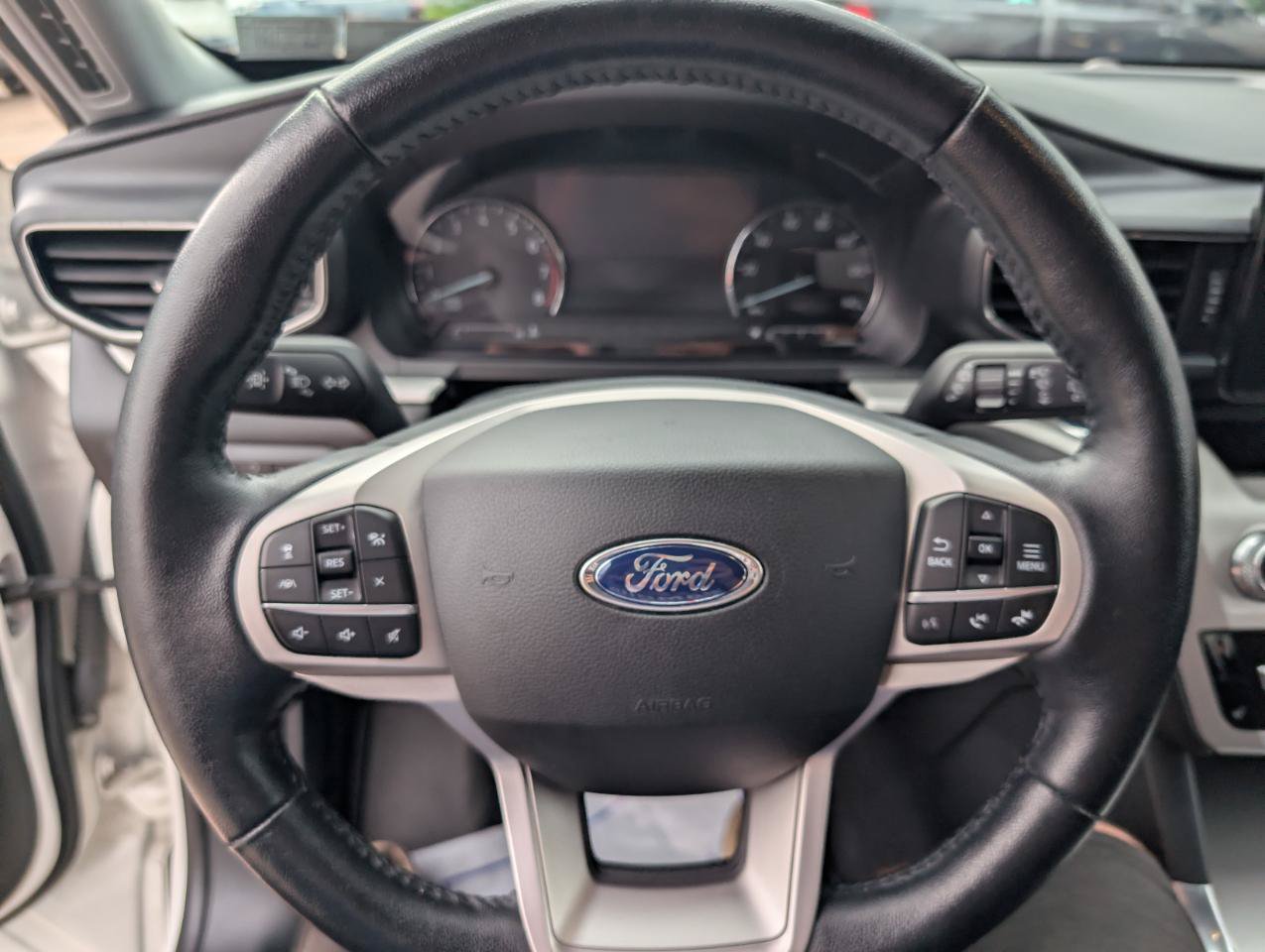 Used 2021 Ford Explorer XLT w/ Equipment Group 202A AWD/4WD image 20