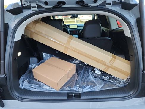 New 2026 Hyundai Ioniq 9 Limited image 8