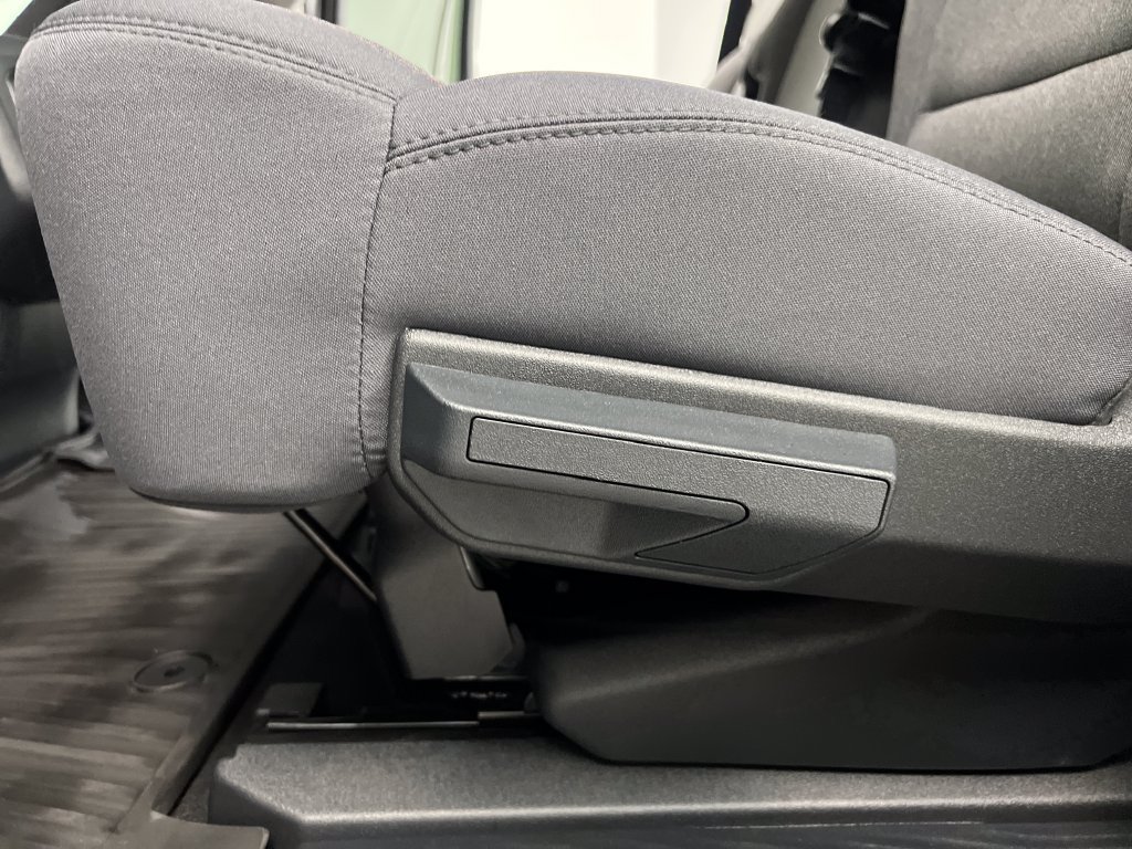 Used 2025 Ford Expedition Active RWD image 18