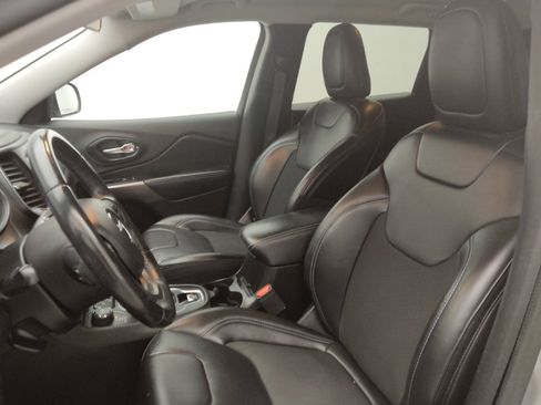 Used 2019 Jeep Cherokee Latitude Plus image 17